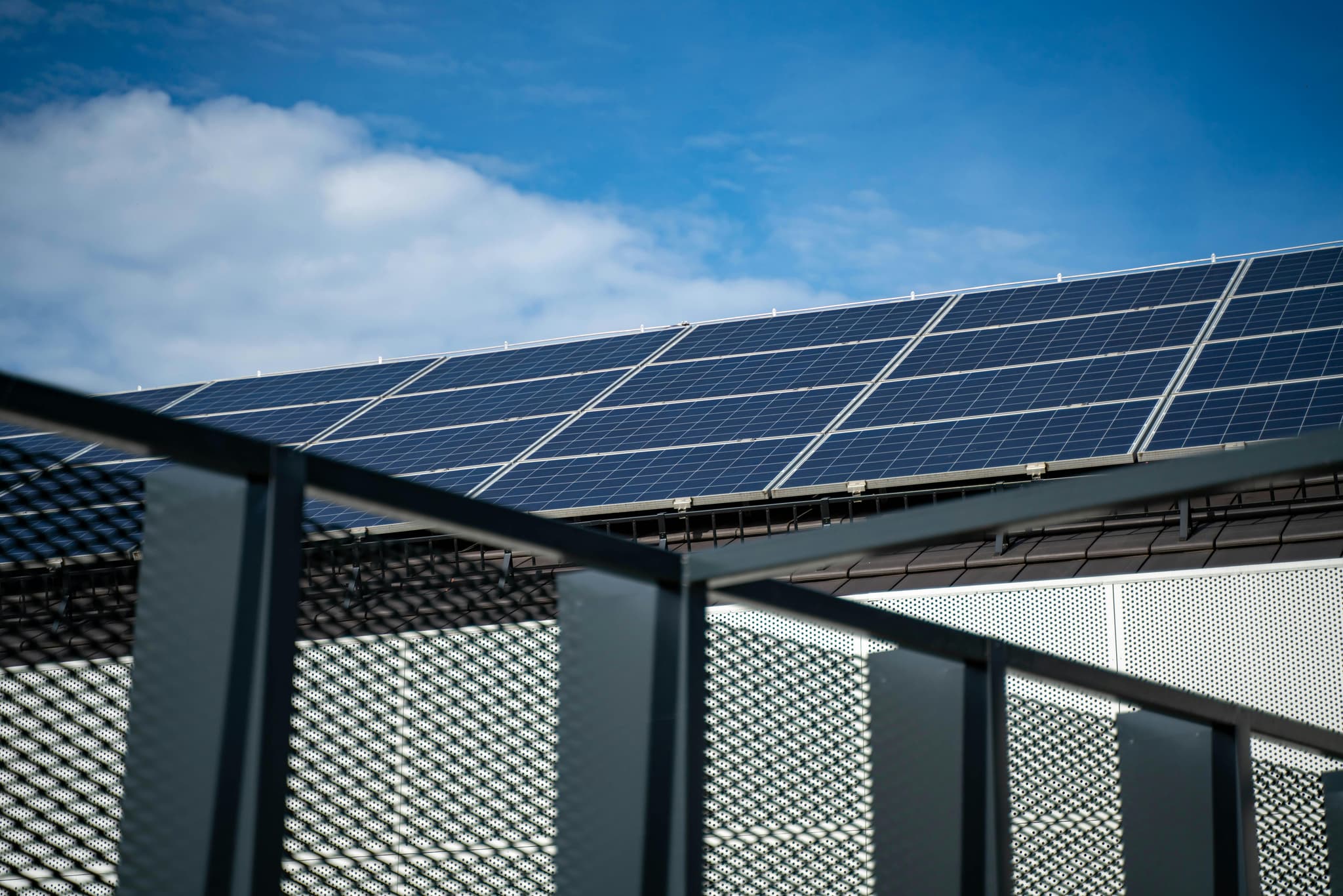 Commercial rooftop solar array on an institutional building